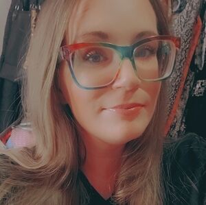 Meet your Posher, Kerra